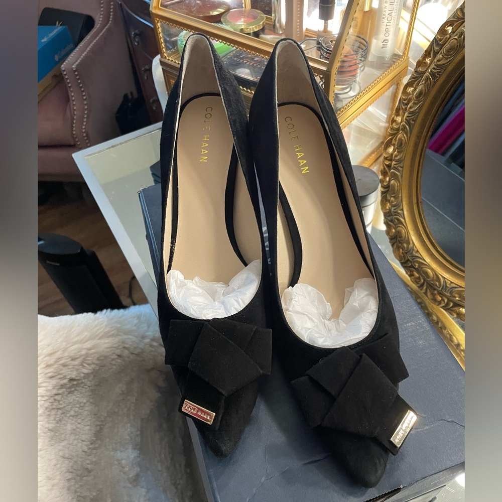 Coke Haan never been worn heels suede